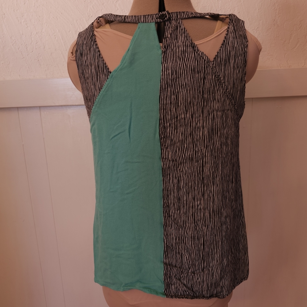 THML Flowy Top - Picture 2 of 6
